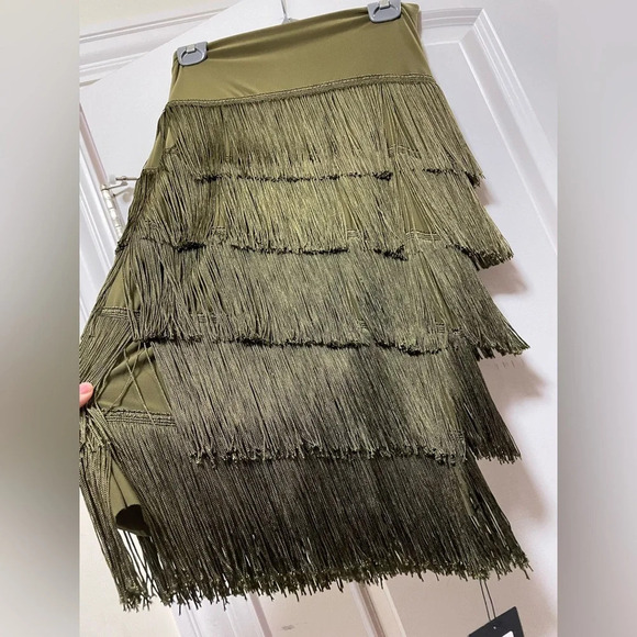 Norma Kamali green fringe midi skirt in size S - Picture 2 of 6